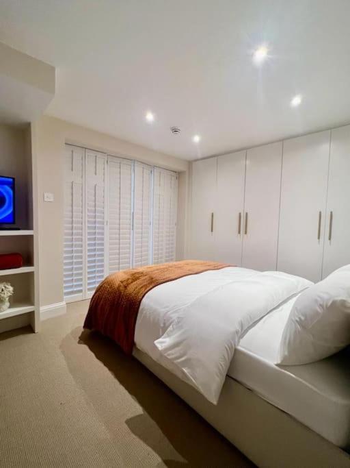 New Flat In Holland Park Leilighet London Eksteriør bilde